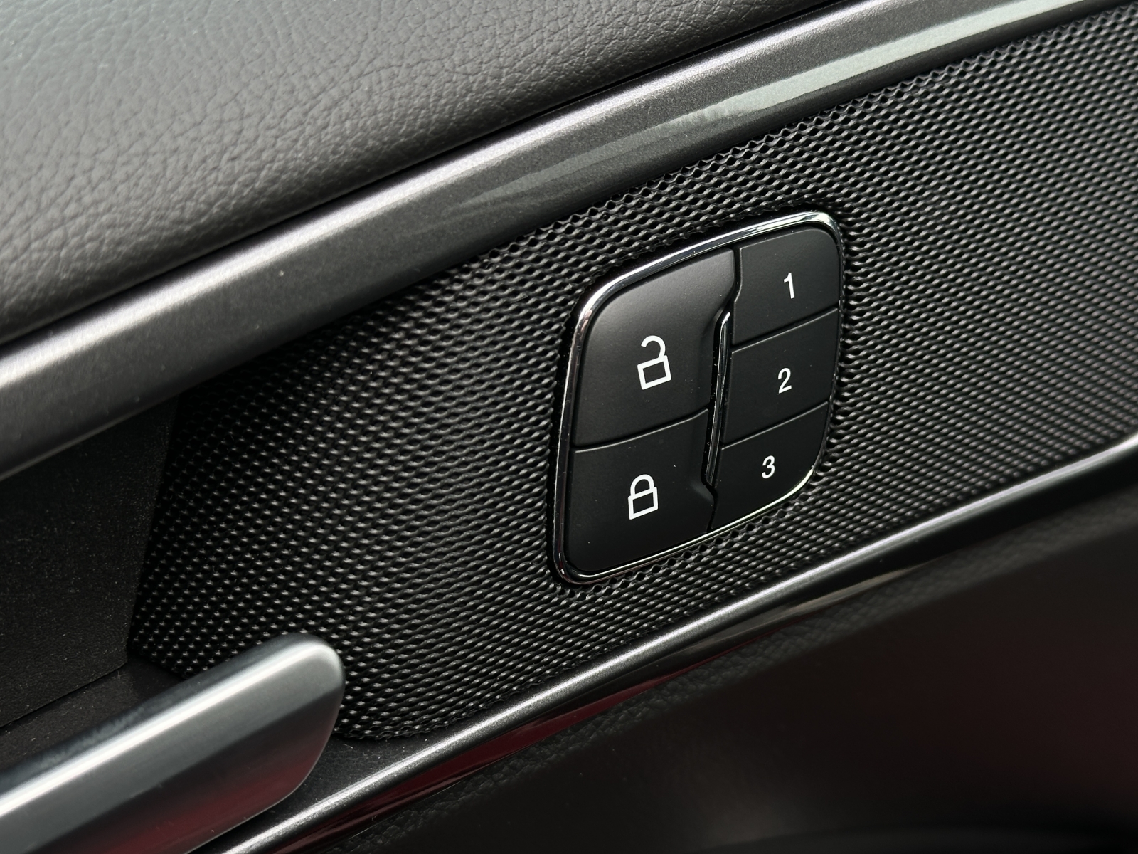 Ford Mondeo Tintaium Hybrid