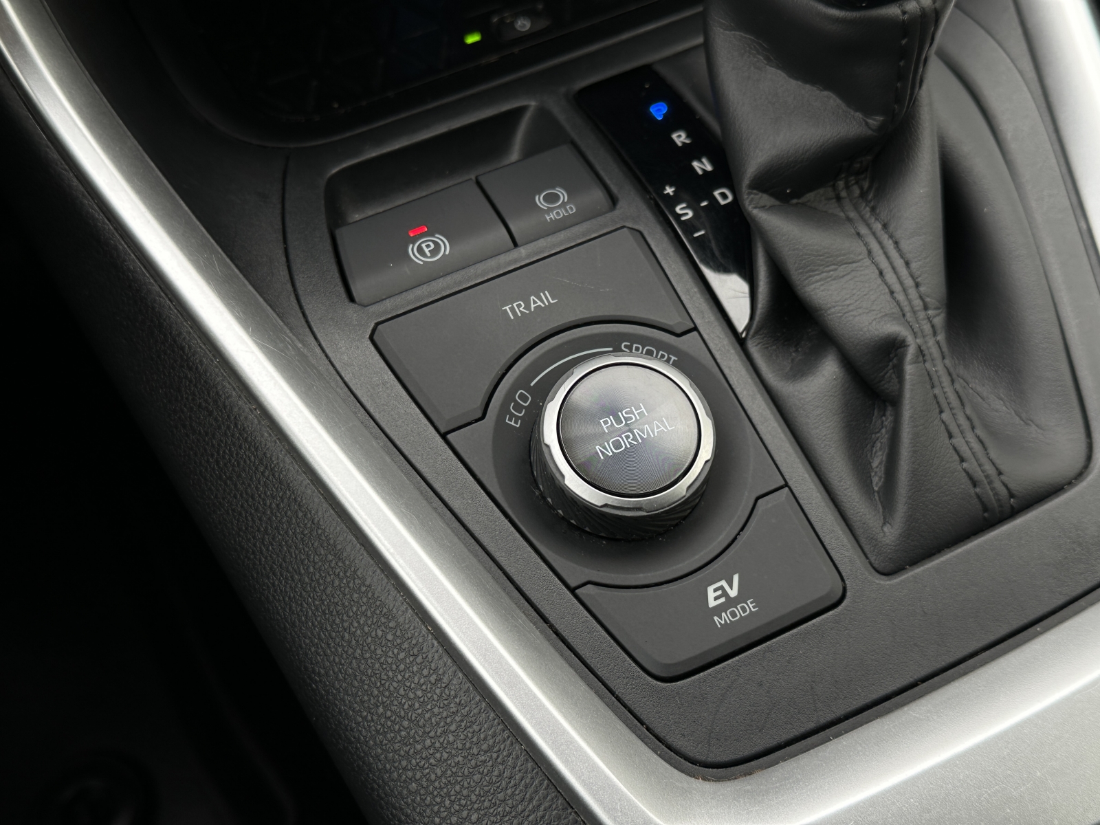 Toyota RAV4 Black Edition Hybrid AWD