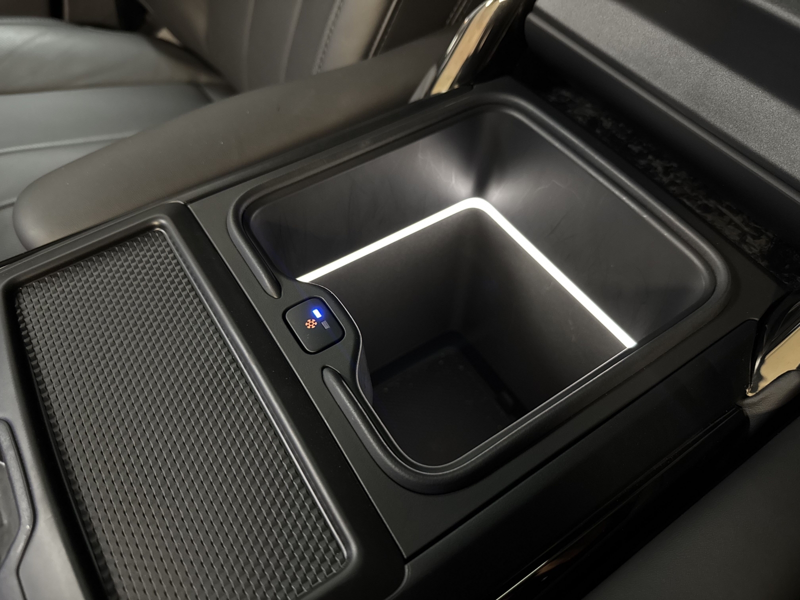 Land Rover Range Rover Sport First Edition