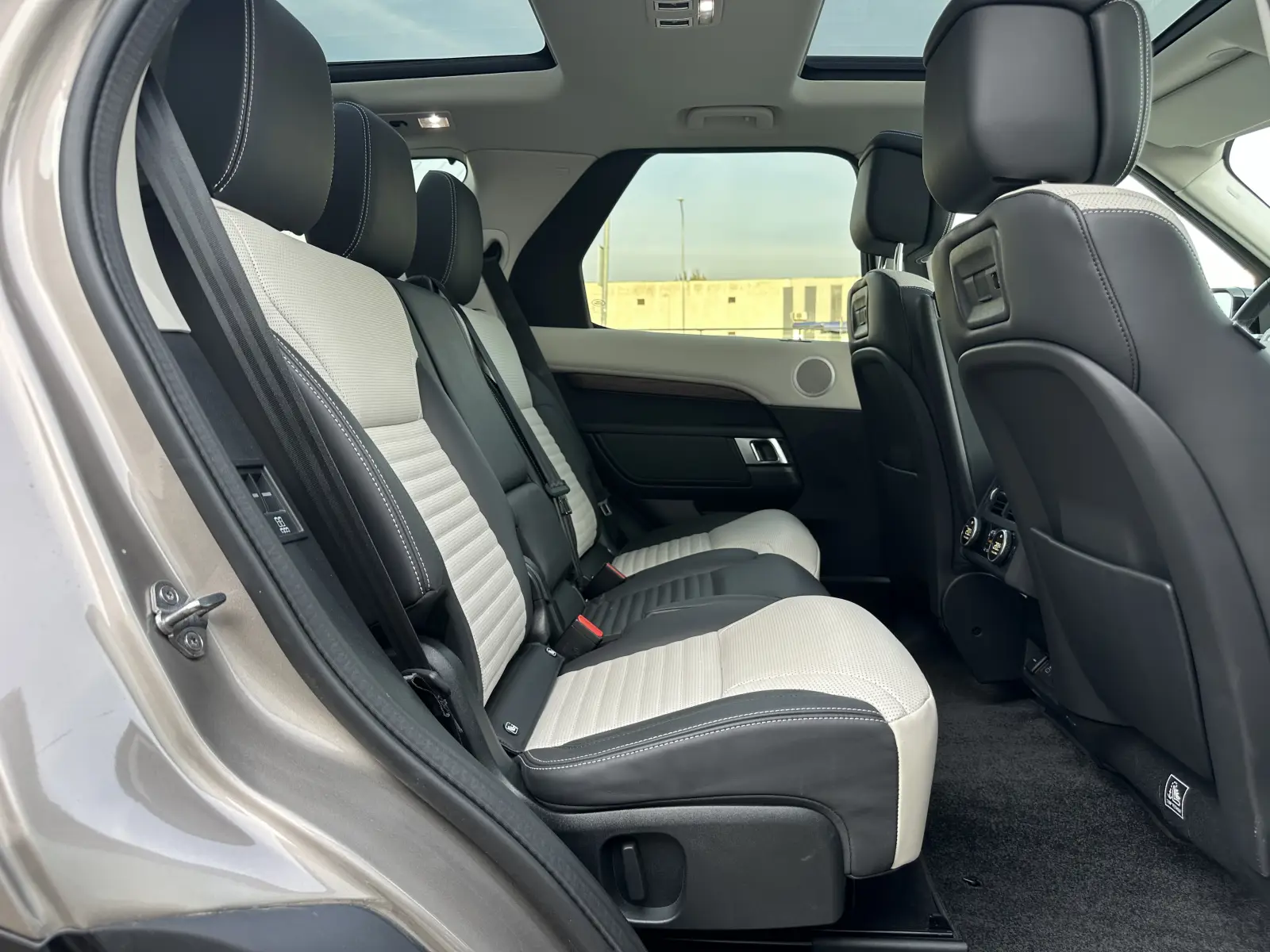 42953d4f56866640c16a423c609c63276adf4c9d38d12.jpg