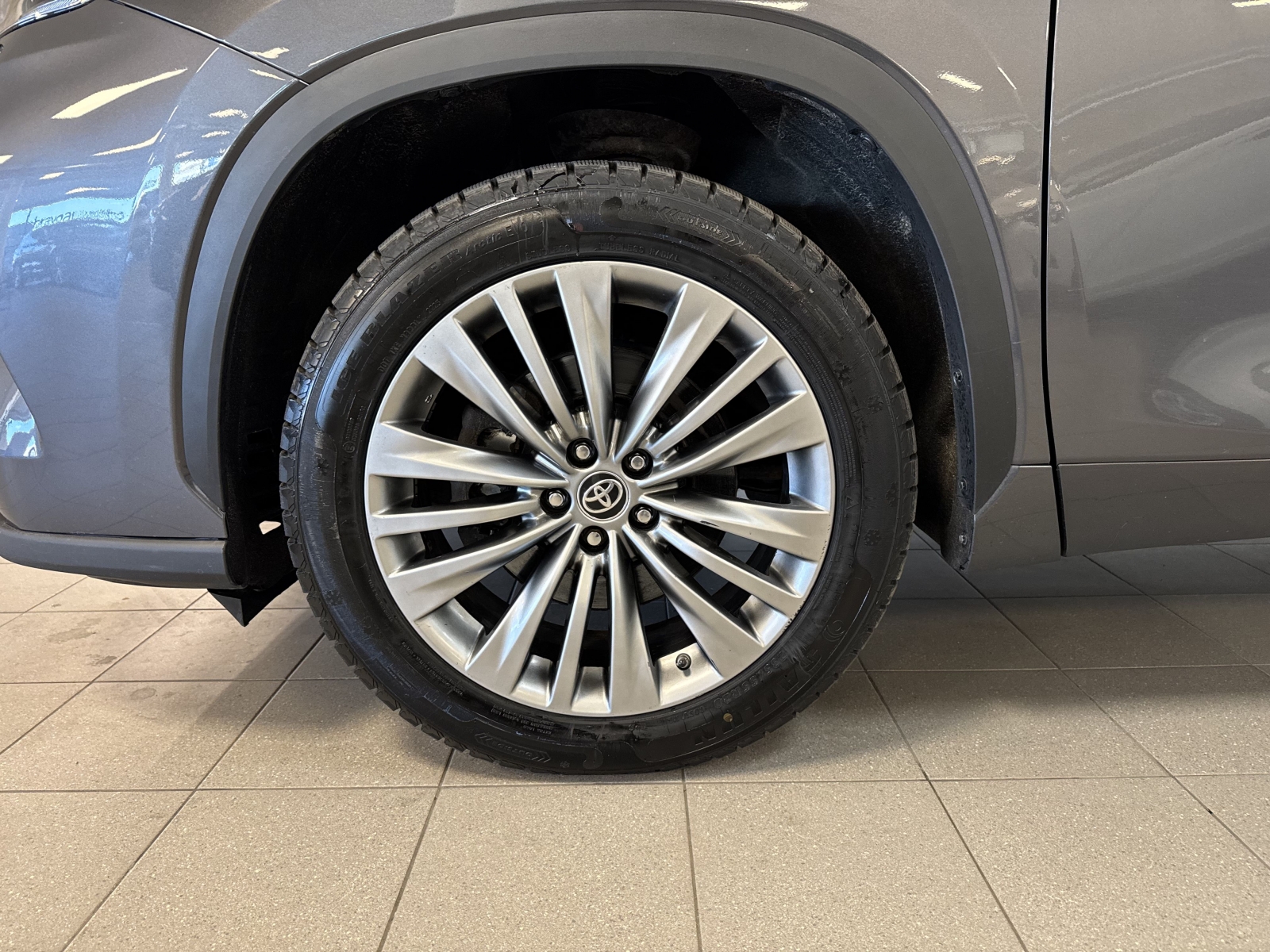 Toyota Highlander Luxury Hybrid