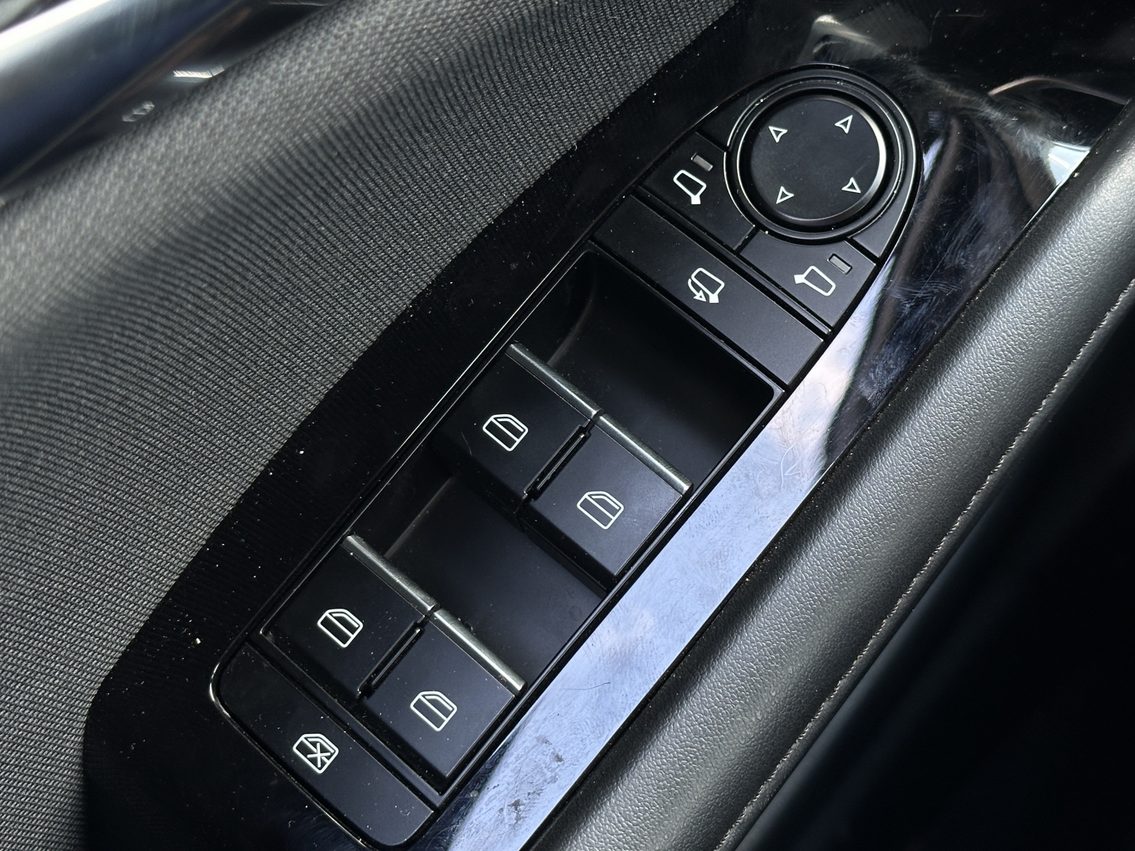 Mazda 3 Exclusive-Line