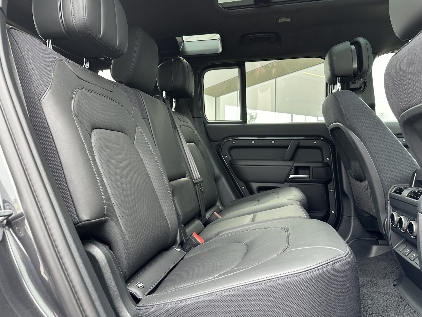 Land Rover Defender D300