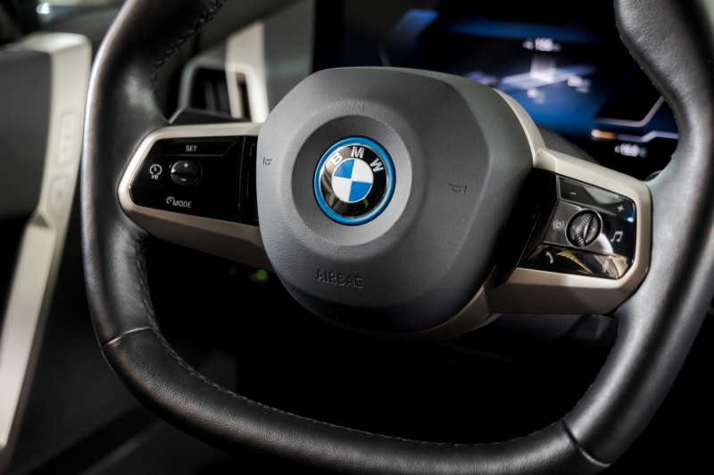 BMW iX xDrive40
