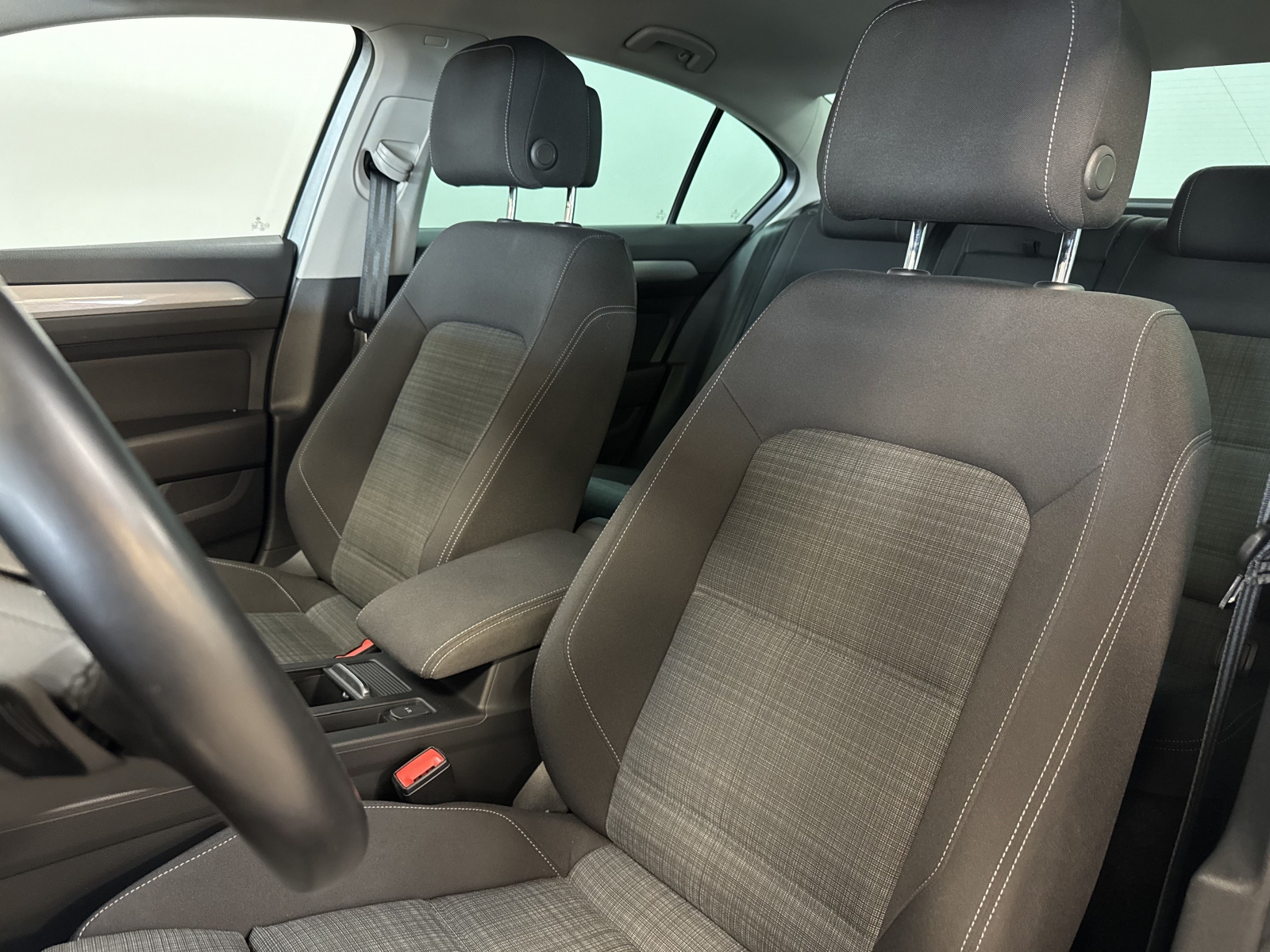 Volkswagen Passat (B8) Comfort Line 4D