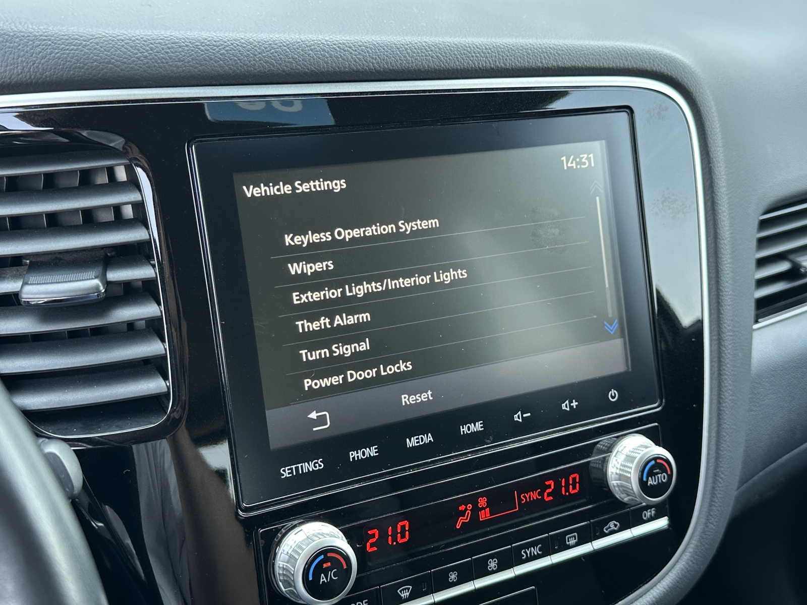 Mitsubishi Outlander Plug-In Hybrid 4WD