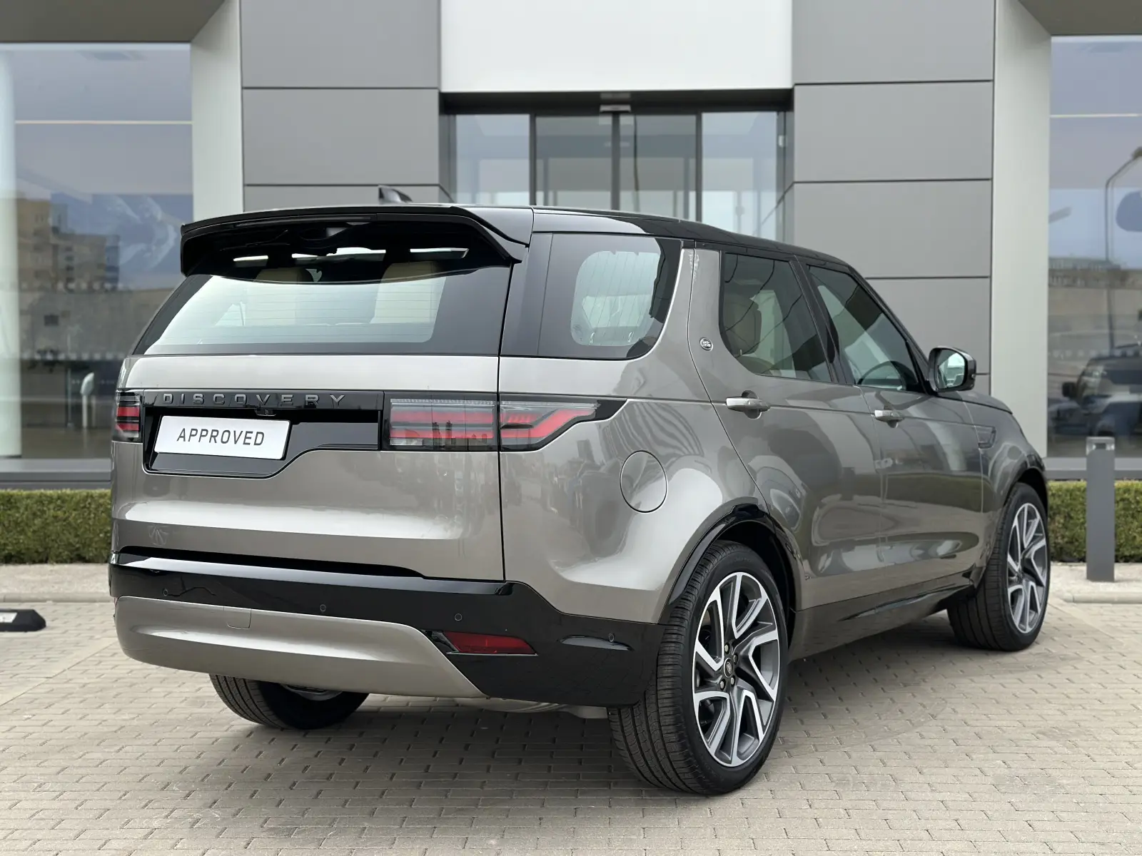 Land Rover Discovery D350 Dynamic HSE