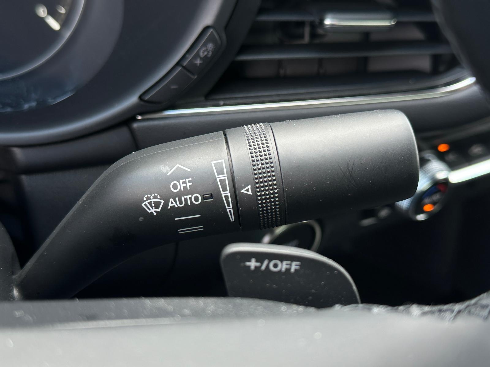 Mazda 3 Exclusive-Line