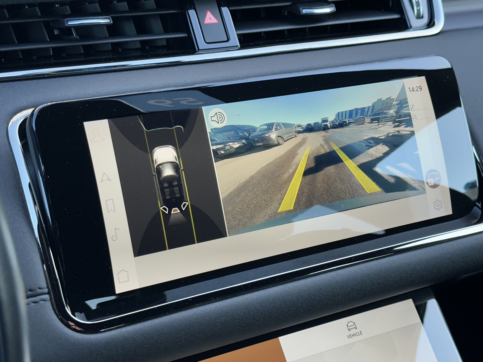 Land Rover Range Rover Evoque P300E Plug-In Hybrid AWD R-Dynamic SE