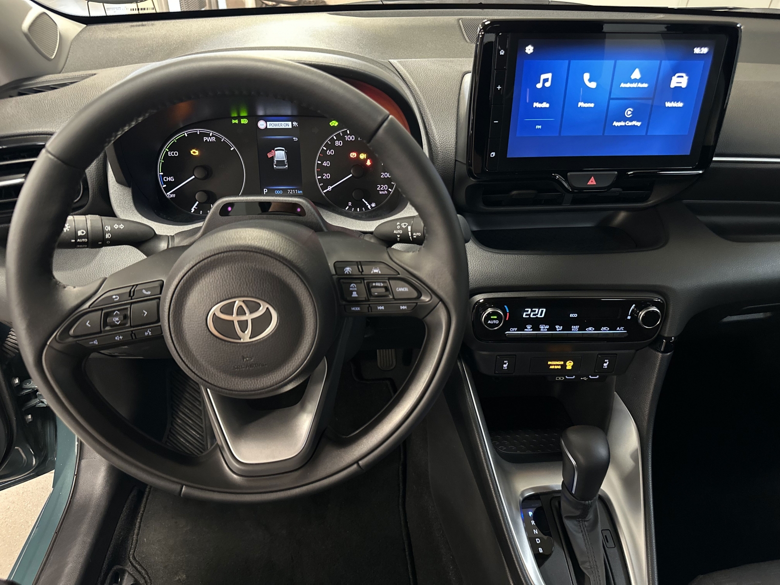 Toyota Yaris ACTIVE HYBRID
