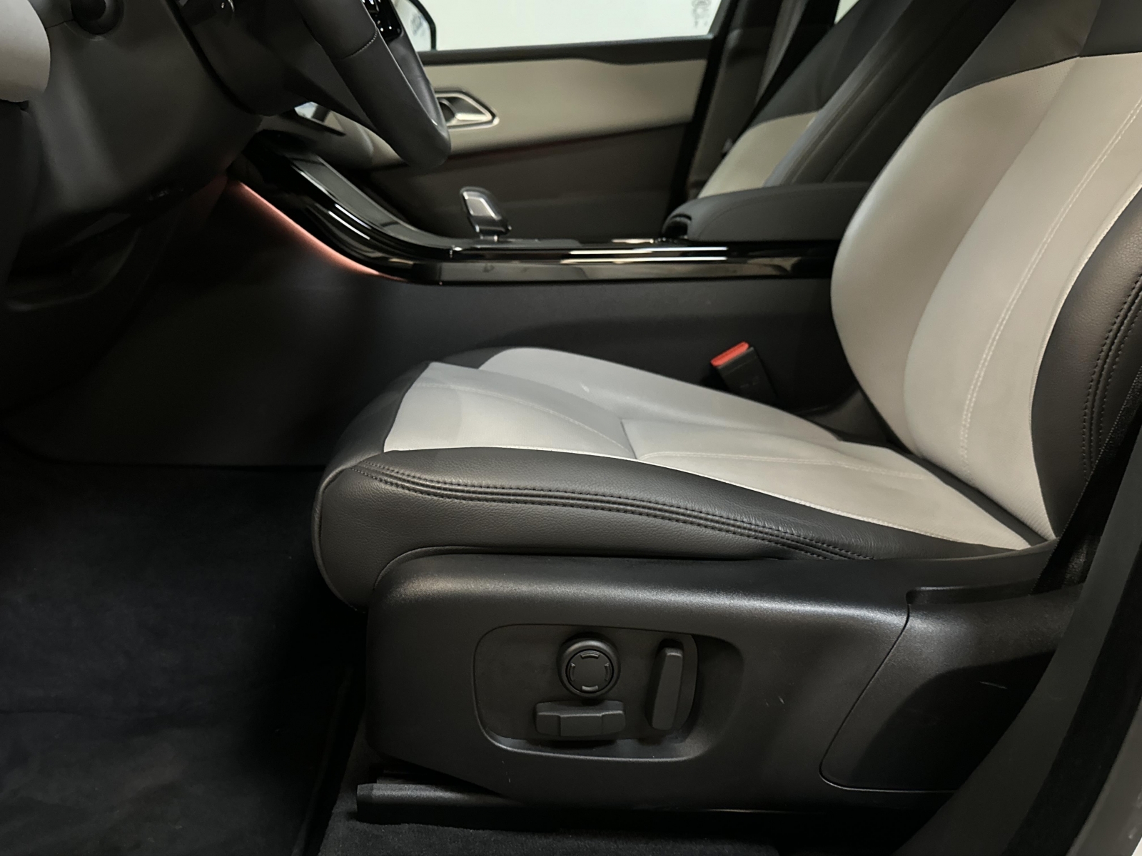 Land Rover Range Rover Velar D200 DYNAMIC SE