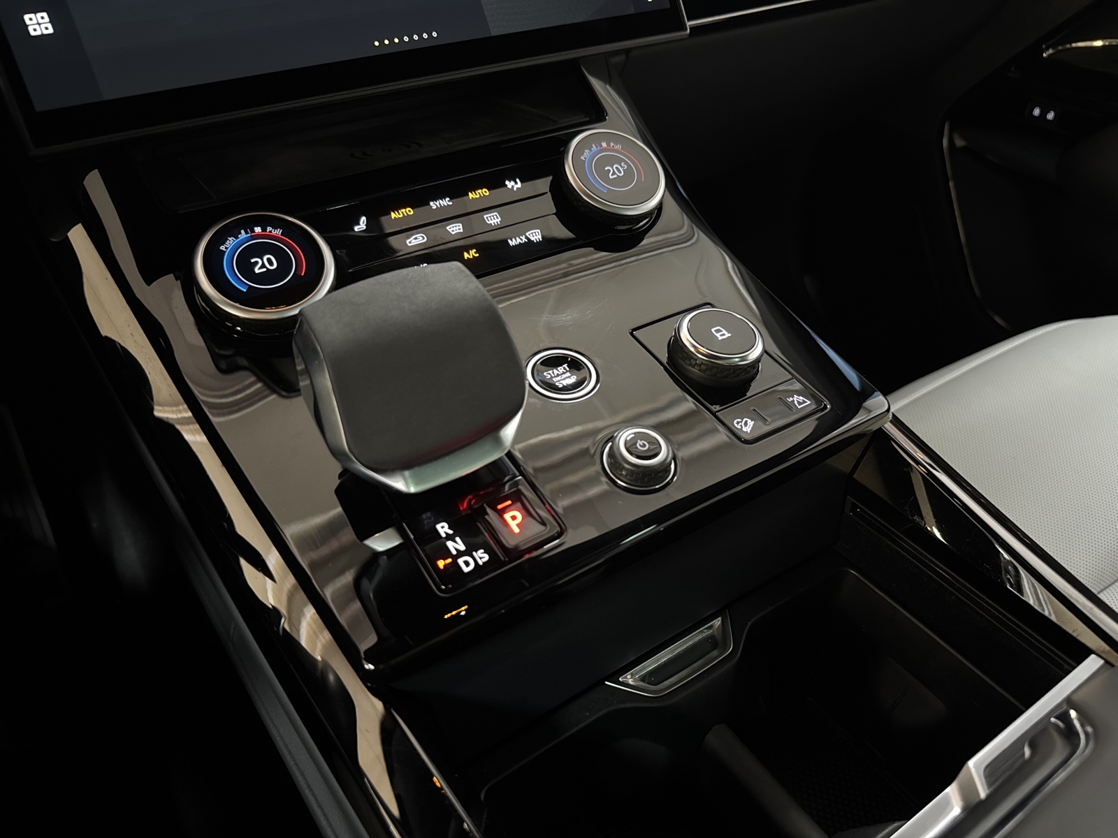 Land Rover Range Rover Sport First Edition