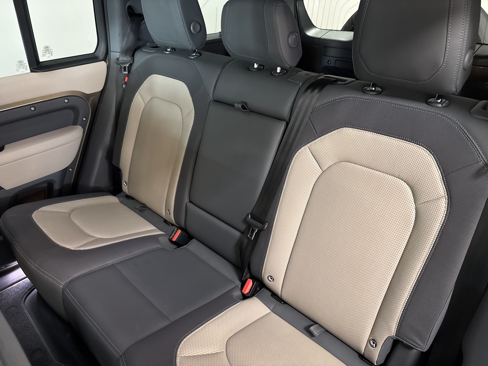 Land Rover Defender 110 D250 MHEV X-Dynamic HSE