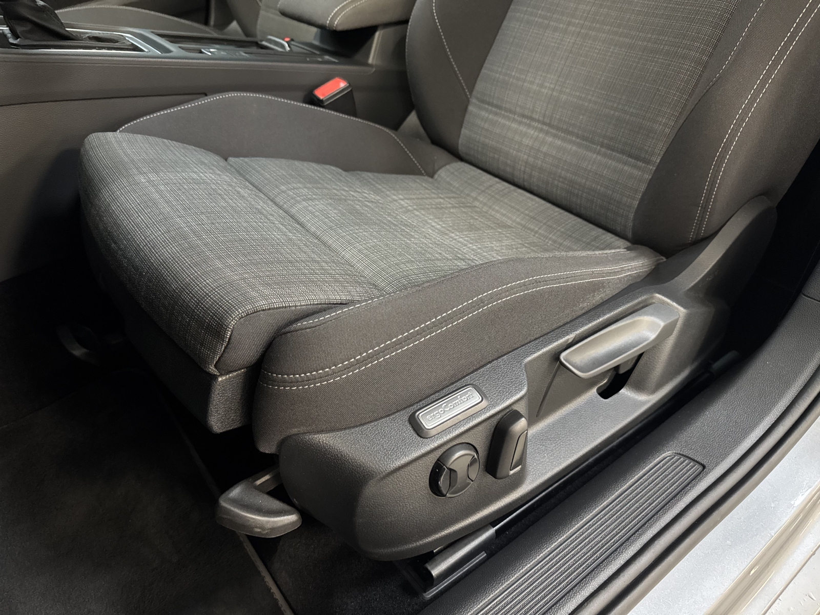 Volkswagen Passat (B8) Comfort Line 4D