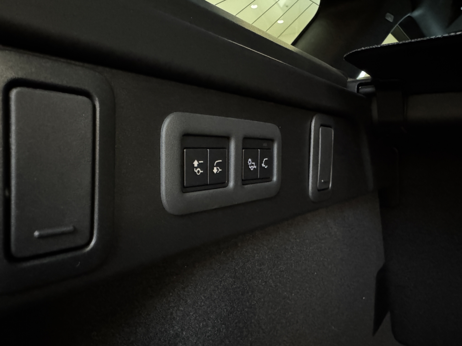 Land Rover Range Rover Velar Dynamic SE D300 MHEV