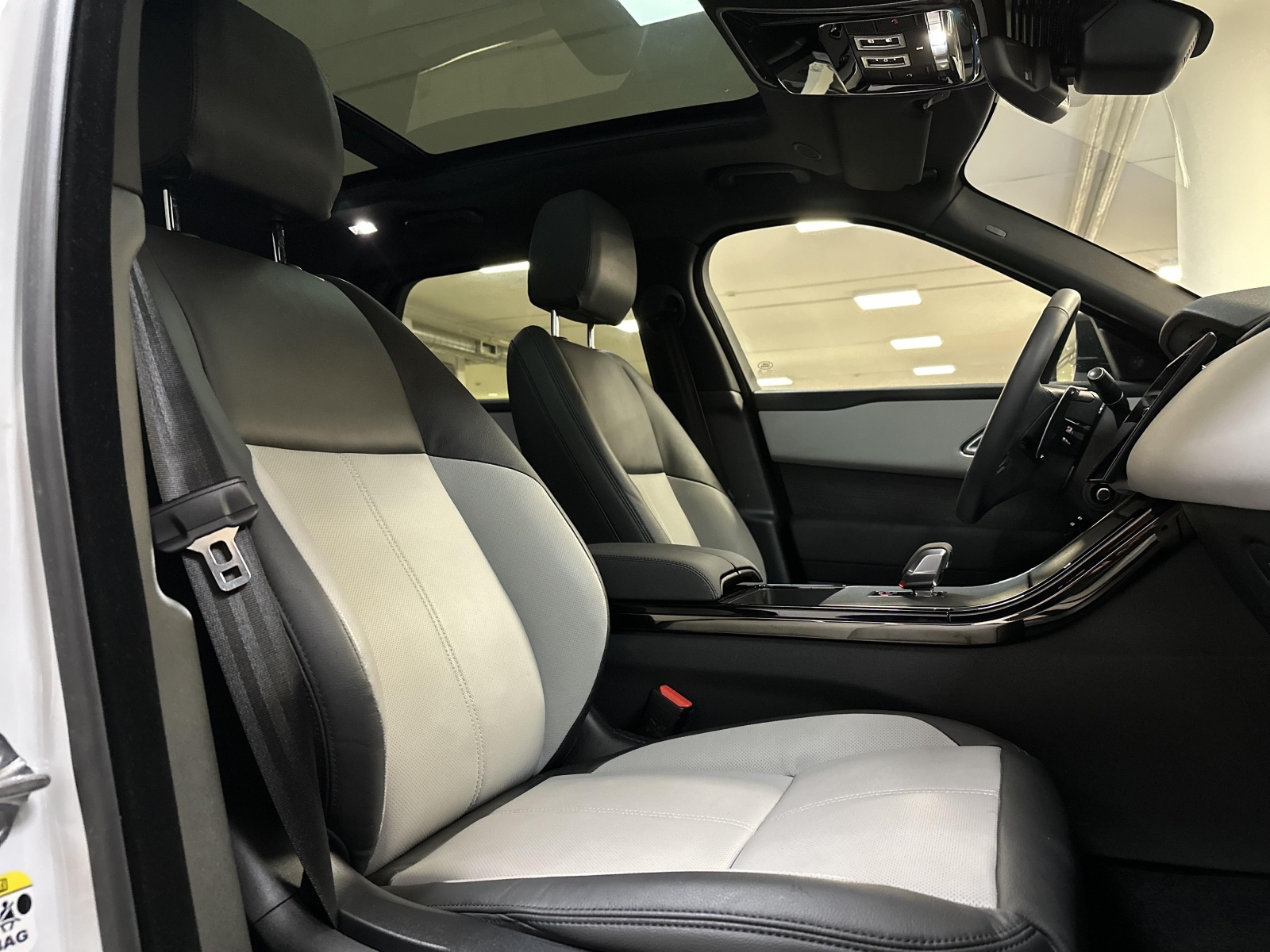 Land Rover Range Rover Velar D200 DYNAMIC SE