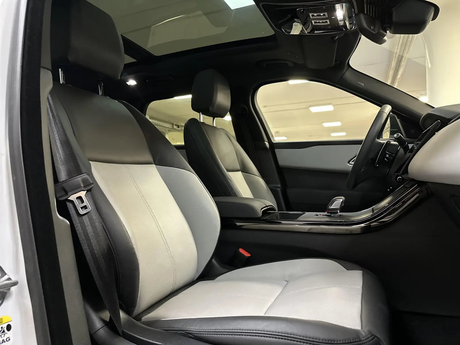 Land Rover Range Rover Velar D200 DYNAMIC SE