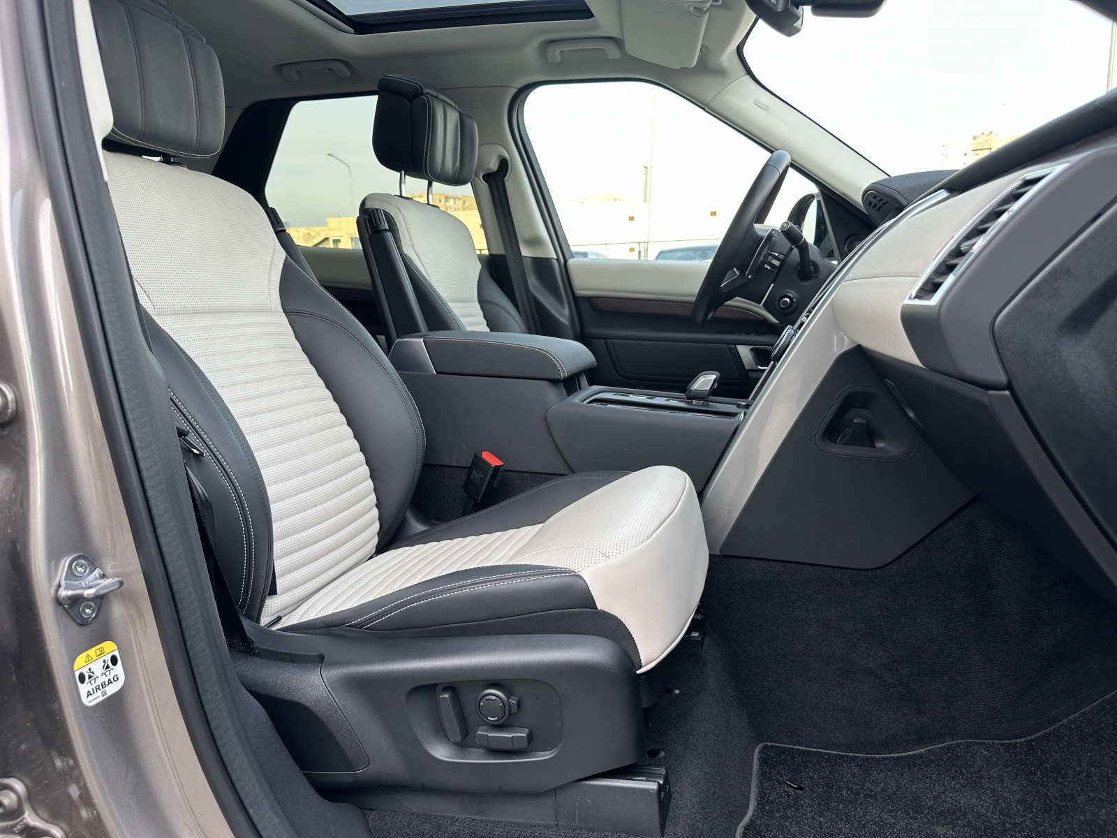 Land Rover Discovery D350 DYNAMIC HSE