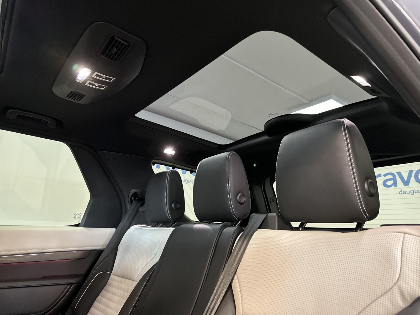 Land Rover Discovery D300 Metropolitan