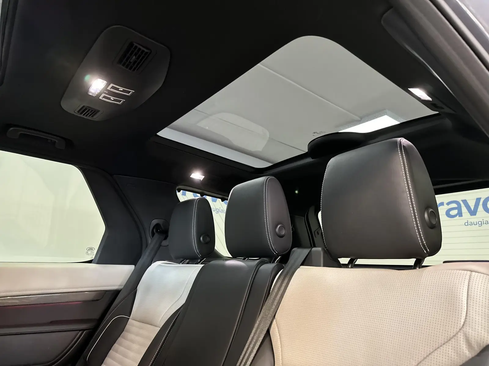 Land Rover Discovery D300 Metropolitan