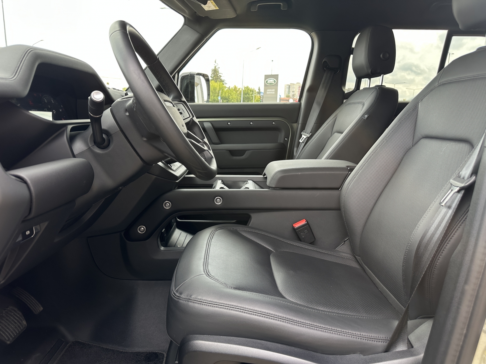 Land Rover Defender X-DYNAMIC SE