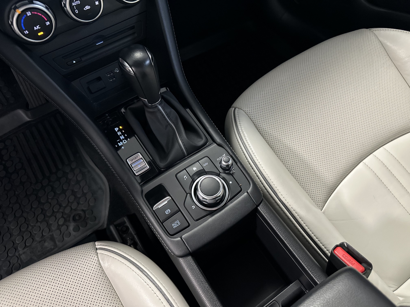 Mazda CX-3 Luxury FWD