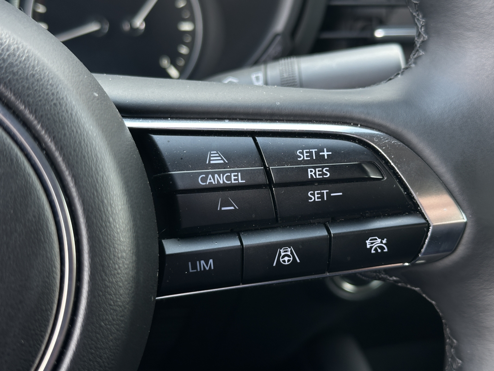 Mazda 3 Exclusive-Line