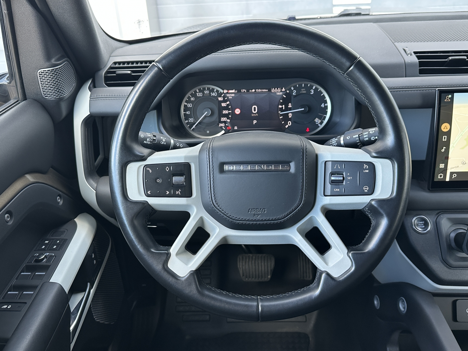 Land Rover Defender 110 D300 MHEV X-Dynamic SE