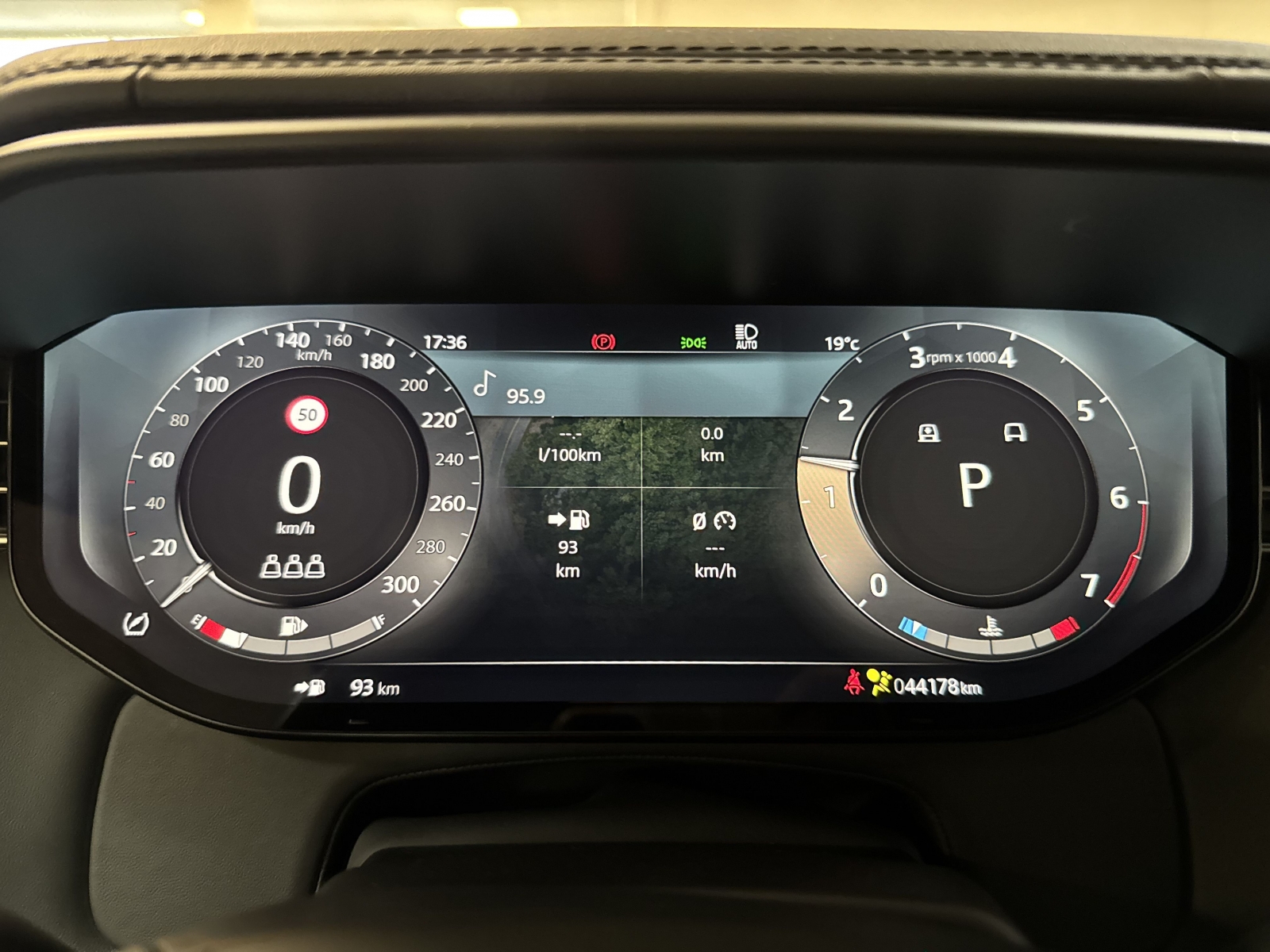 Land Rover Range Rover Sport First Edition