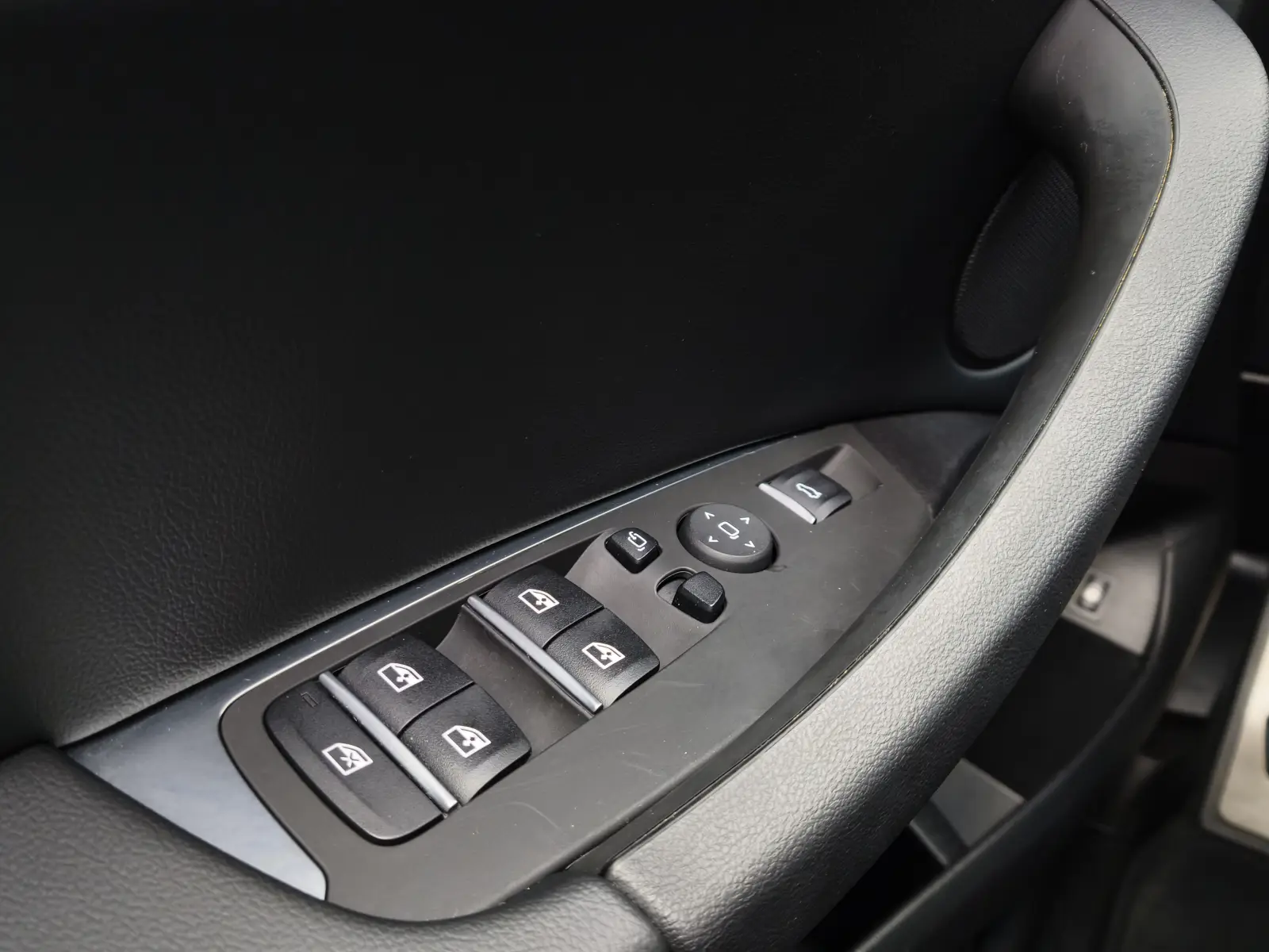 db83baf4997457e86dc57968cc400e466a60acfa1b7e1.jpg