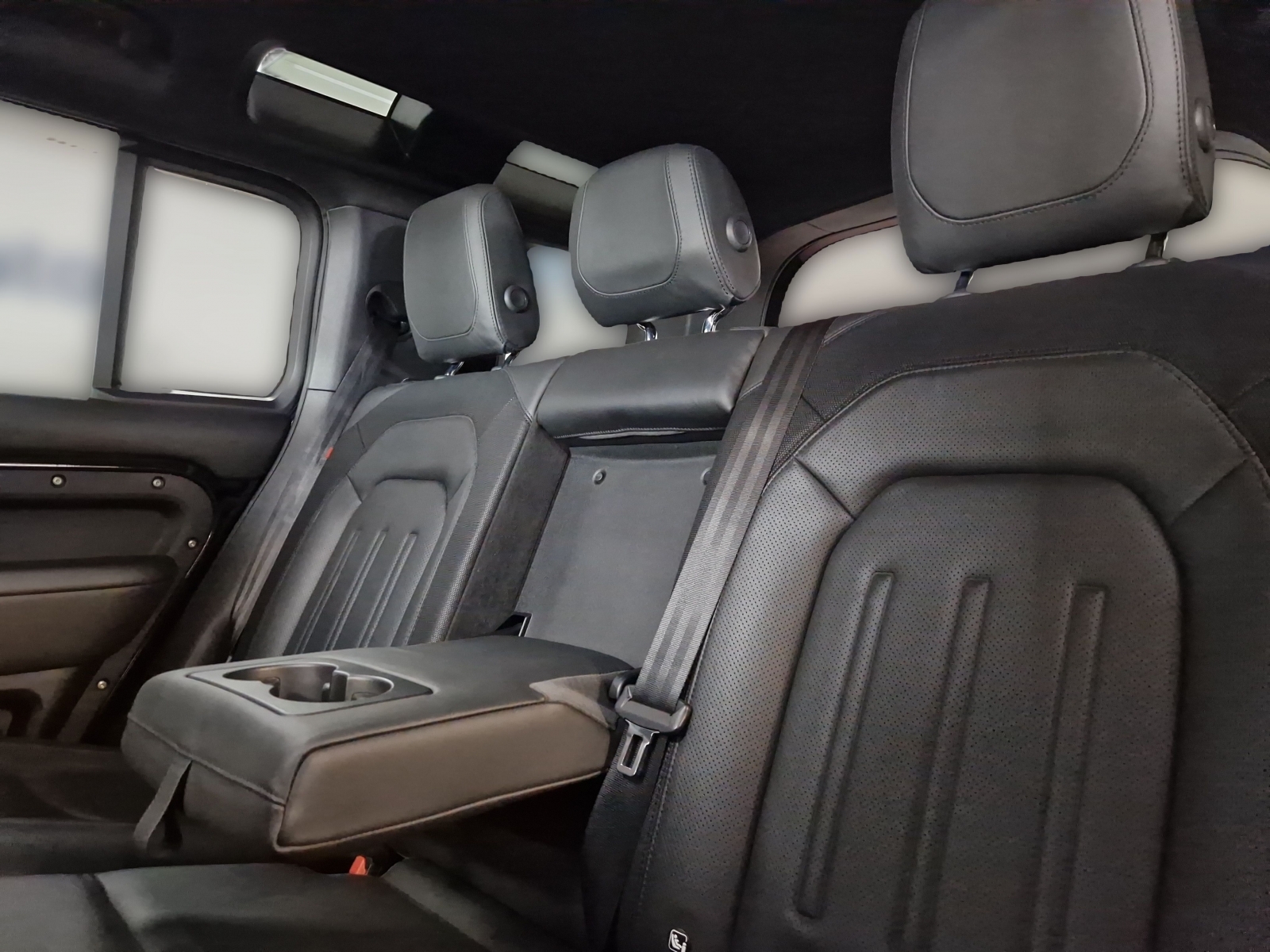 Land Rover Defender D250 MHEV X-Dynamic HSE