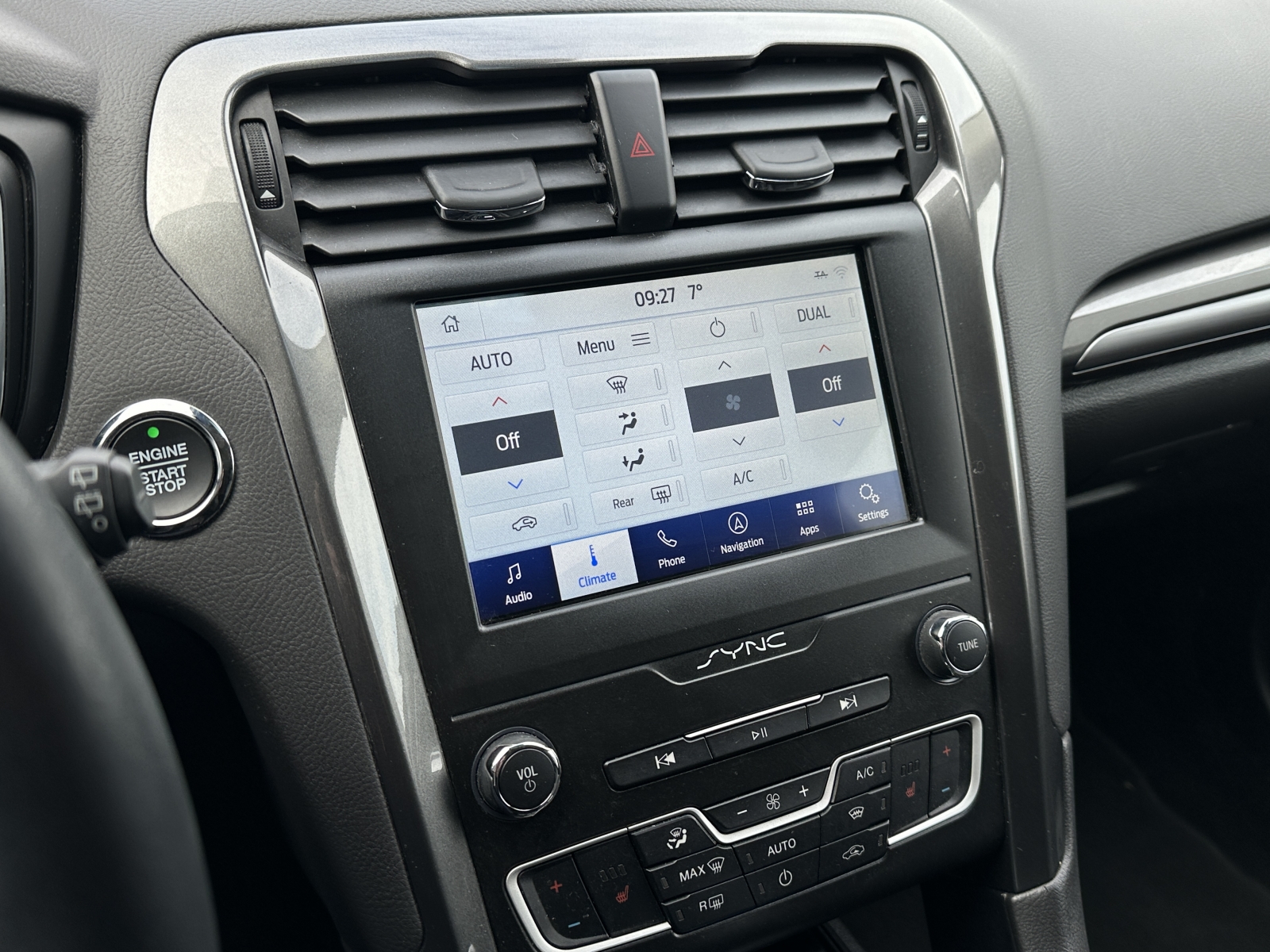 Ford Mondeo Tintaium Hybrid
