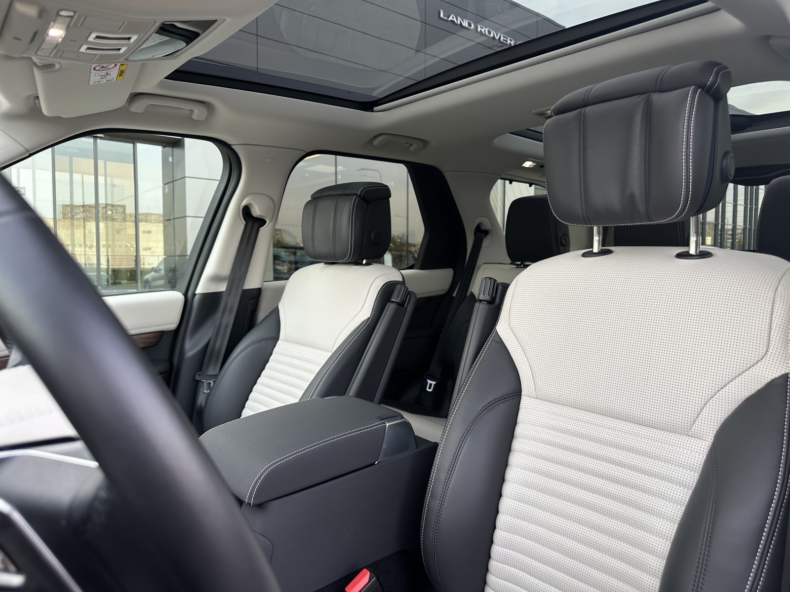 Land Rover Discovery D350 DYNAMIC HSE