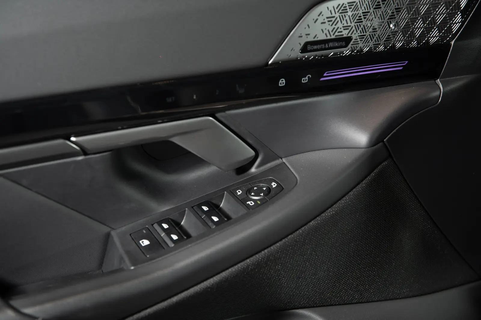 42ca846f297a09460a48cbb2fb3cc2996a86abb6351c0.jpg