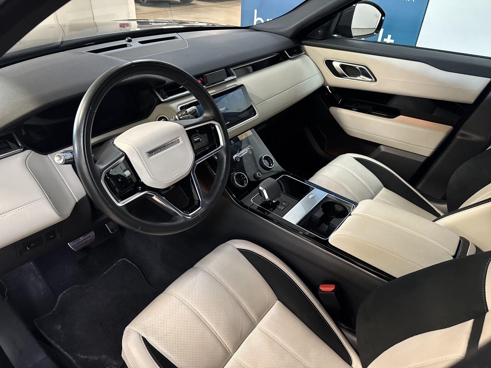 Land Rover Range Rover Velar R-Dynamic SE