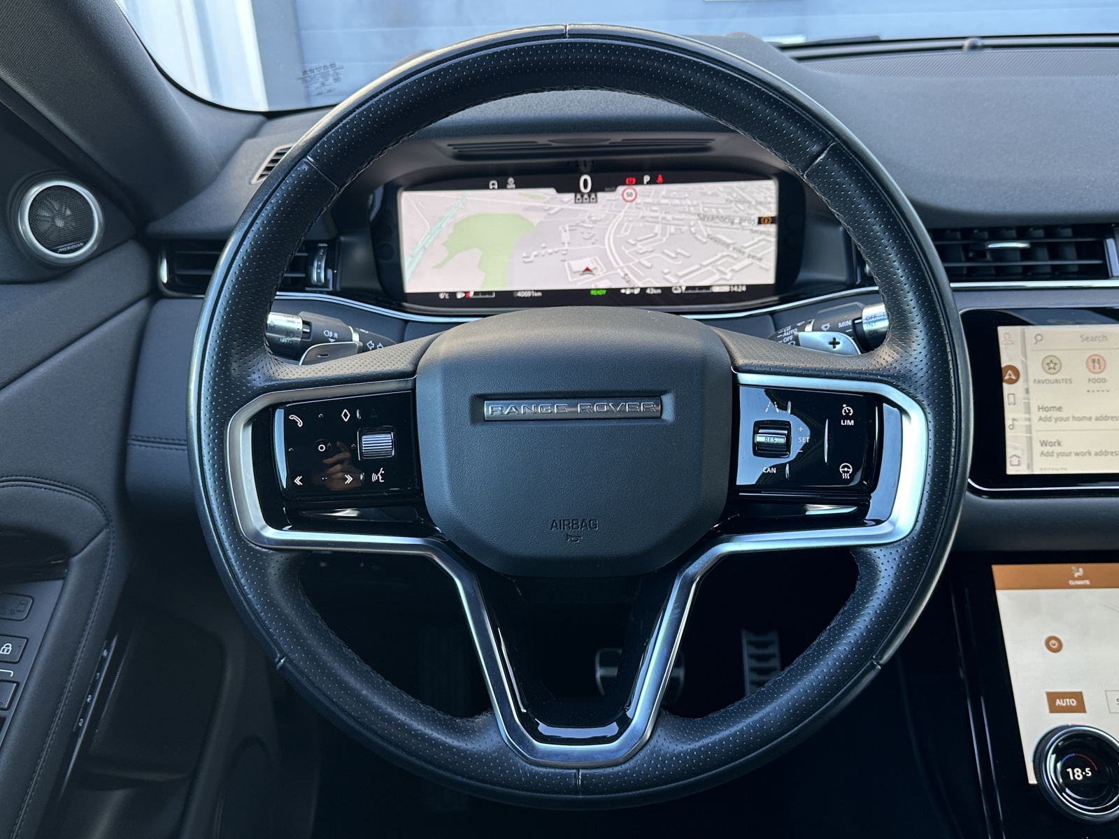 Land Rover Range Rover Evoque P300E Plug-In Hybrid AWD R-Dynamic SE