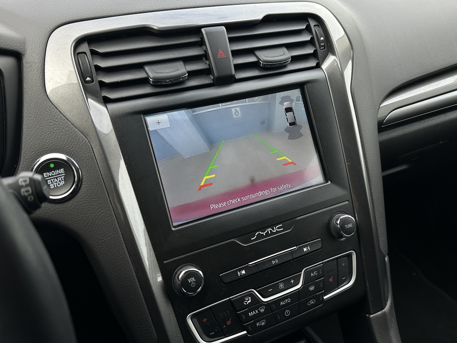 Ford Mondeo Tintaium Hybrid