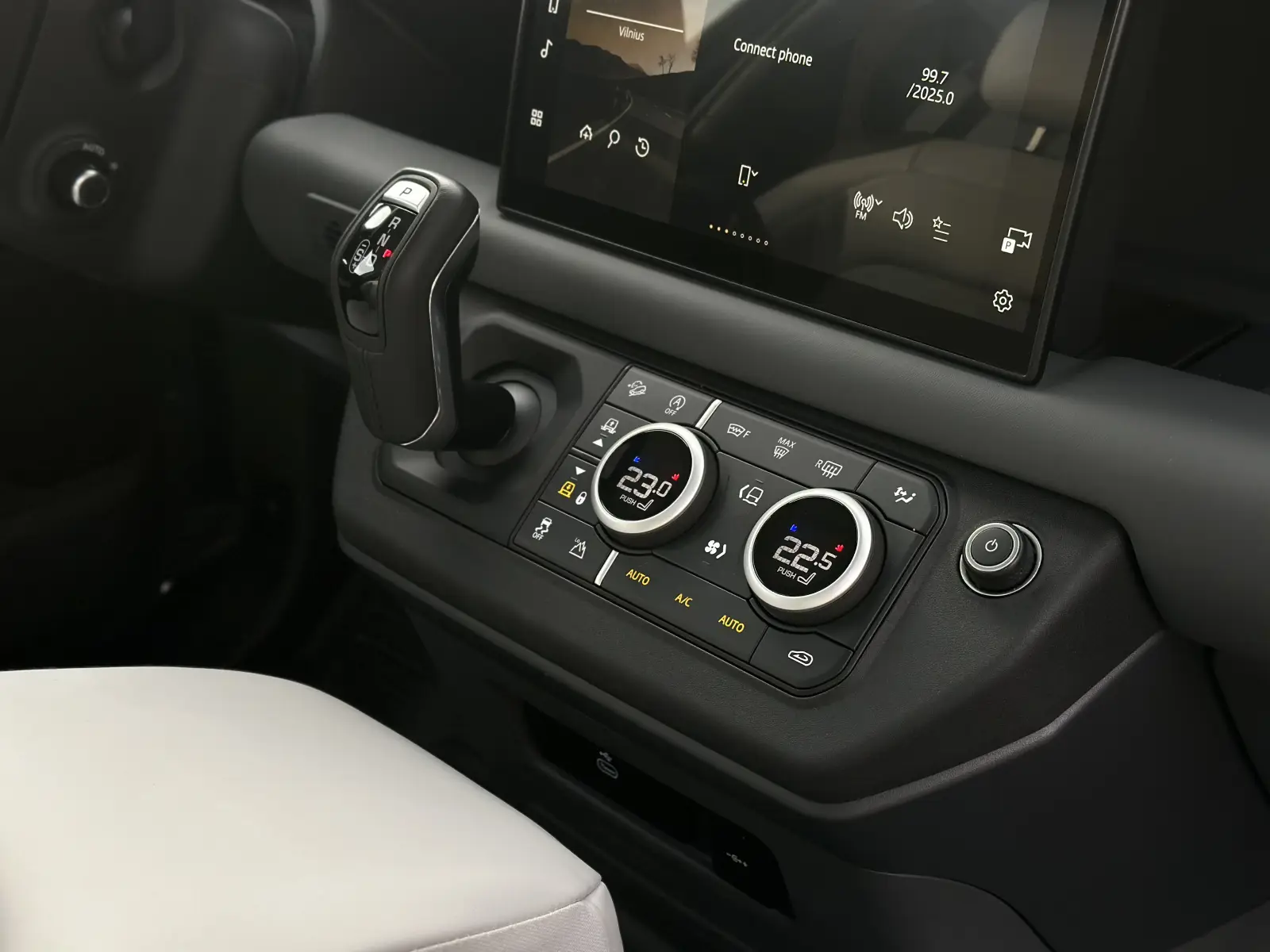 Land Rover Defender DEFENDER 90 D250 X-DYNAMIC HSE