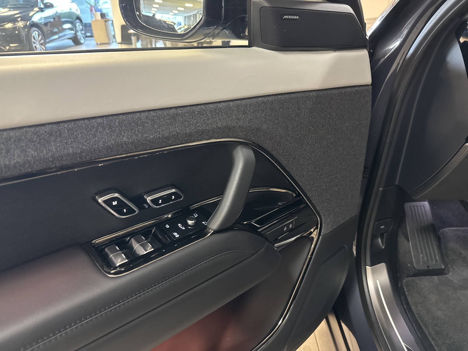 Land Rover Range Rover Sport First Edition