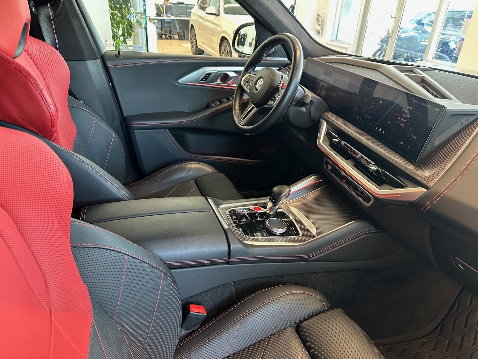 BMW XM BMW XM Label Red