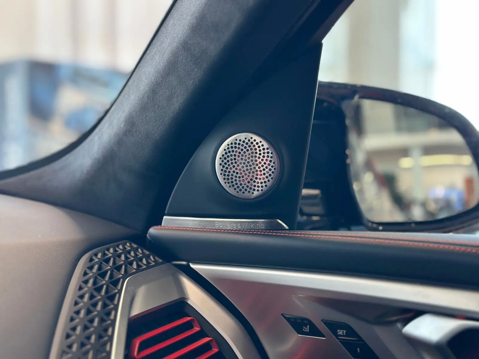 BMW XM BMW XM Label Red