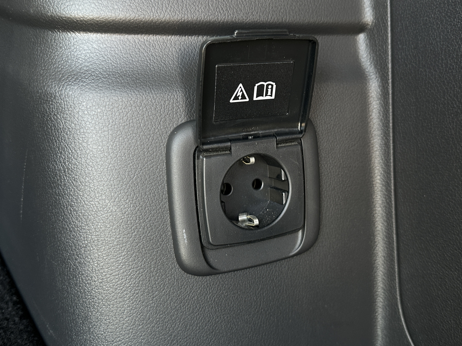 Mitsubishi Outlander Plug-In Hybrid 4WD