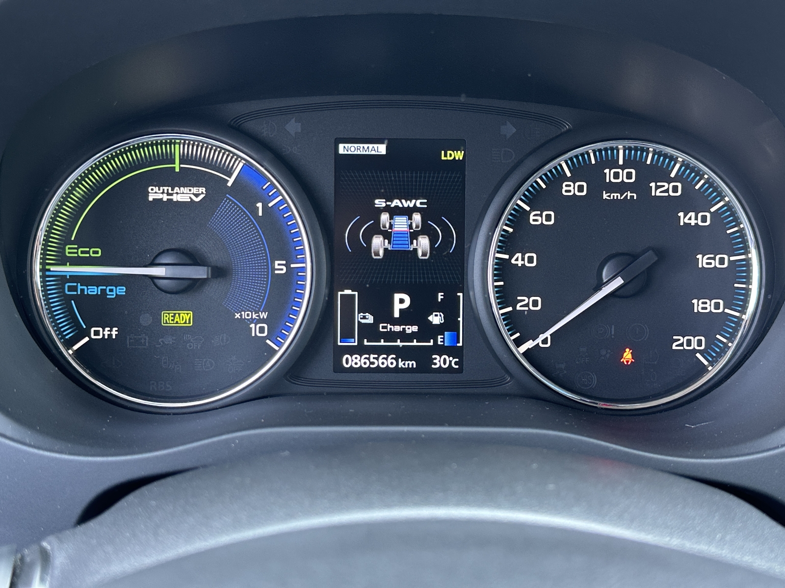 Mitsubishi Outlander Plug-In Hybrid 4WD