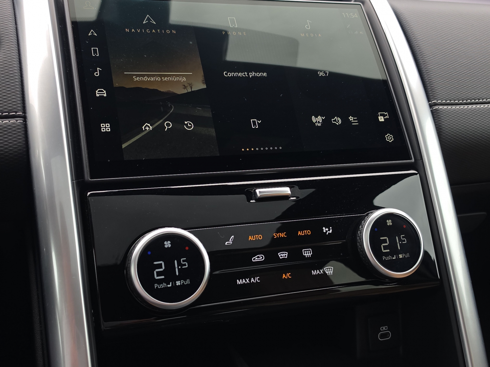 Land Rover Discovery D250 Dynamic HSE