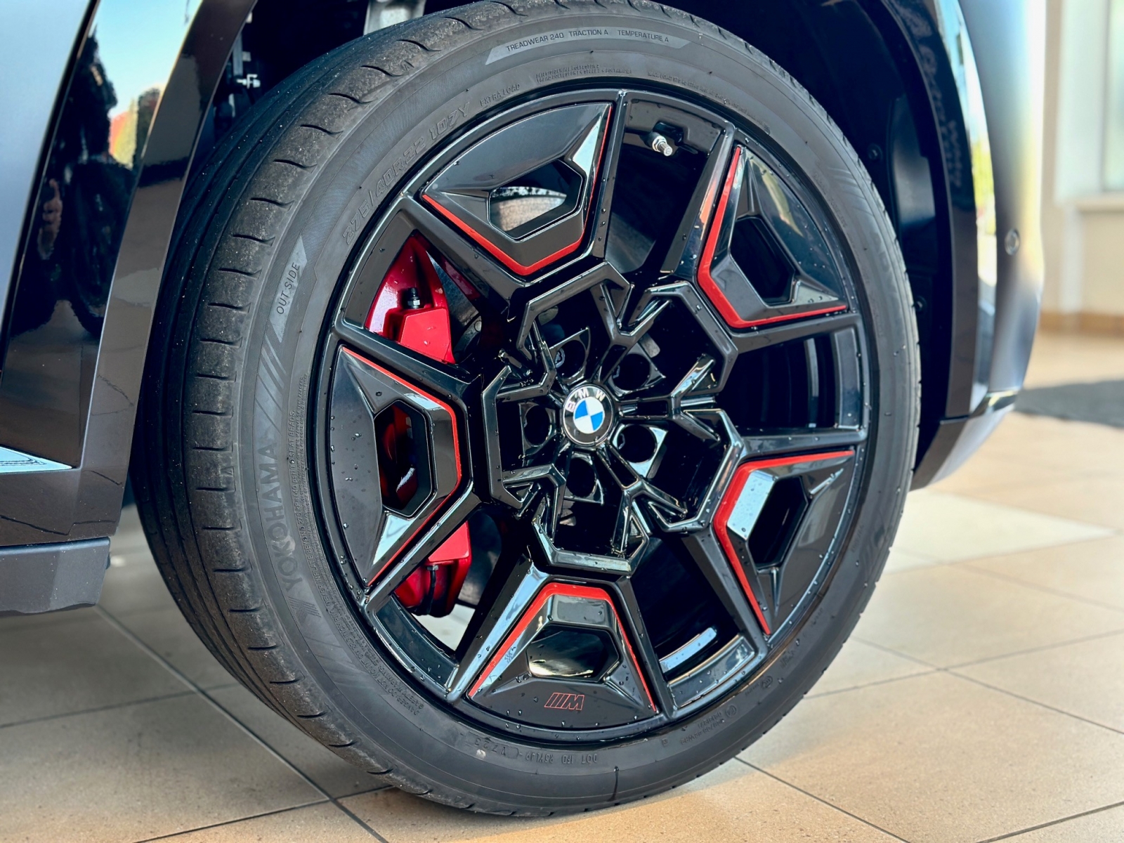 BMW XM BMW XM Label Red