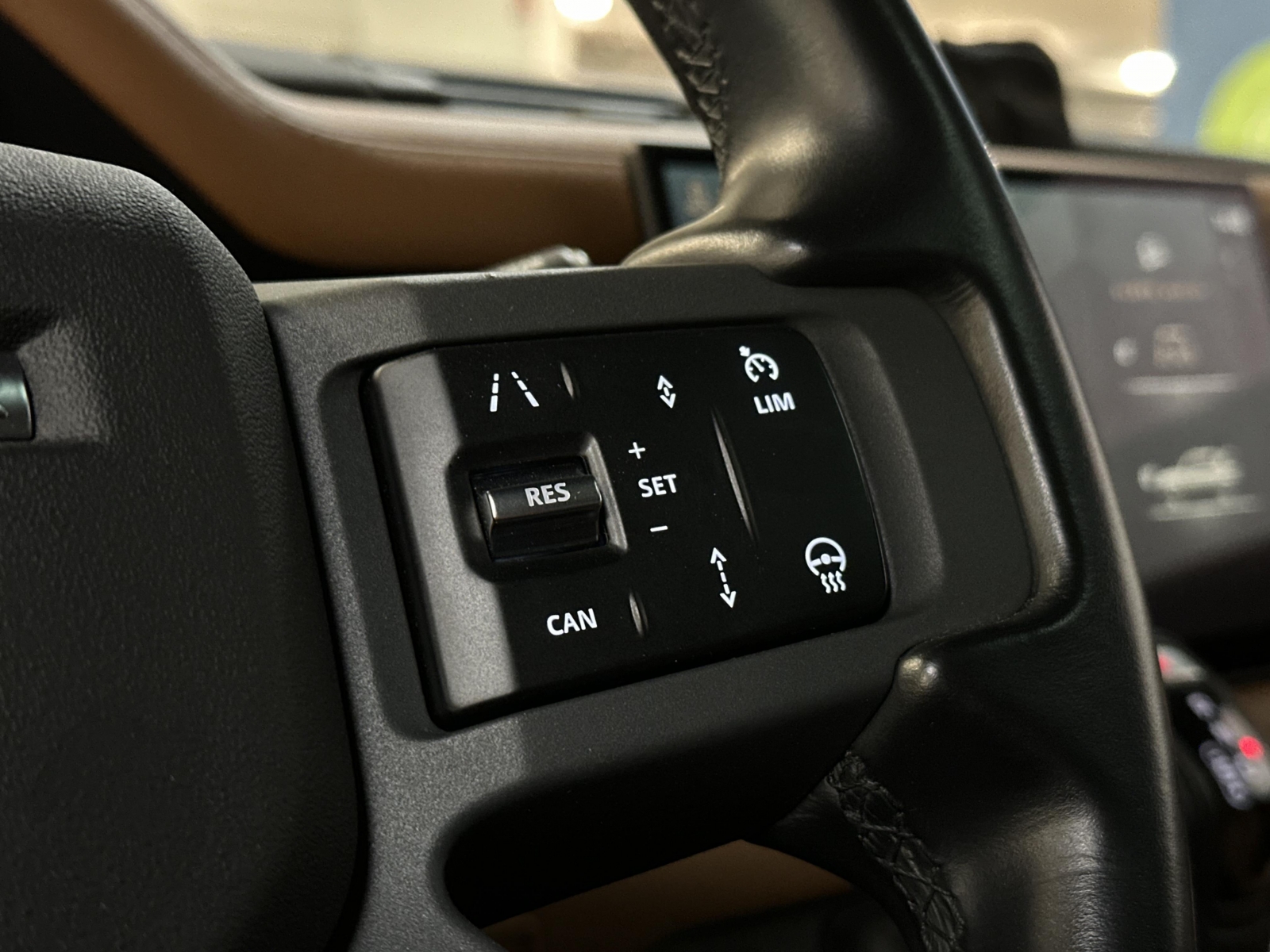 Land Rover Defender HSE R-Dynamic D250