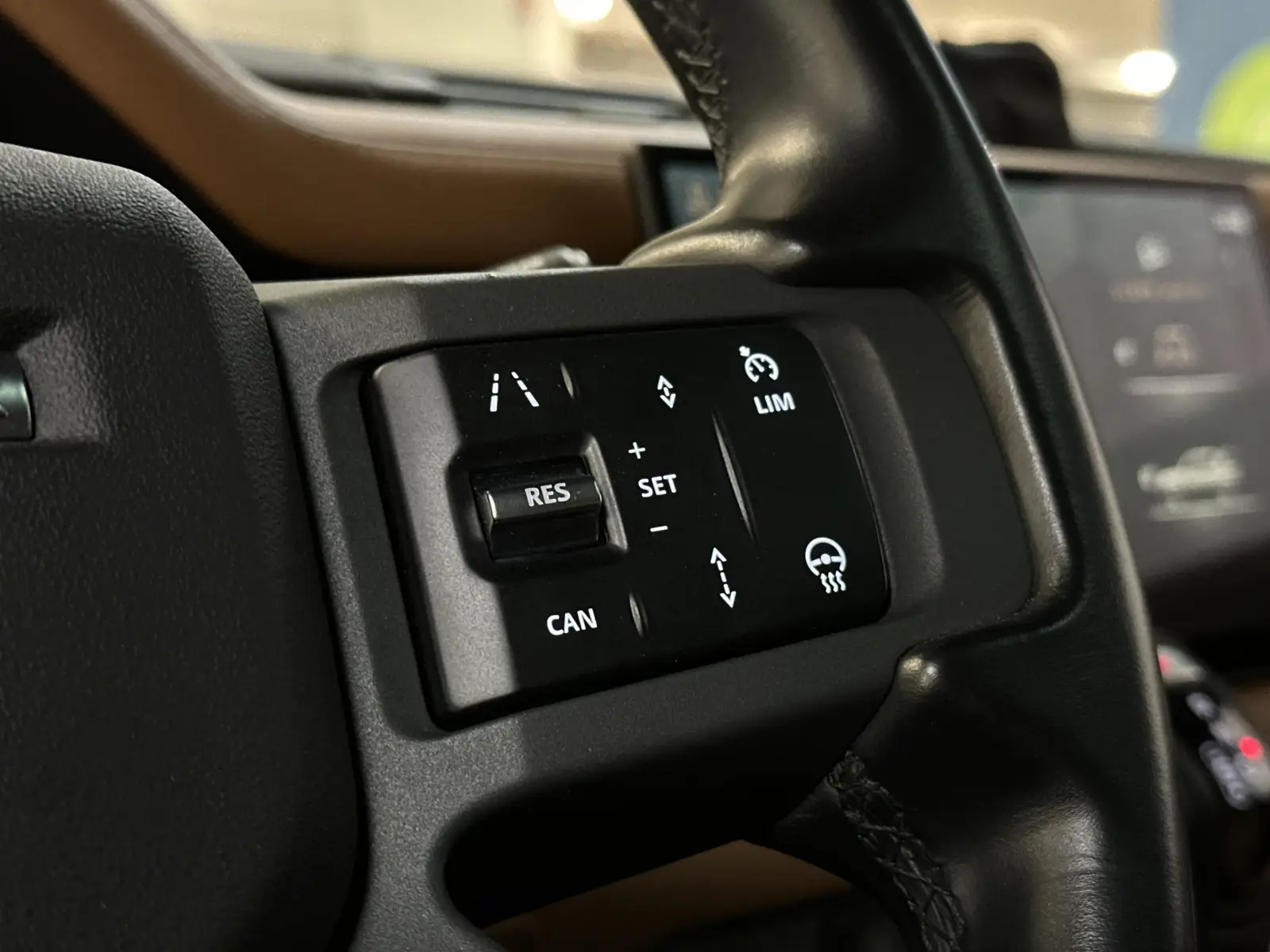 Land Rover Defender HSE R-Dynamic D250