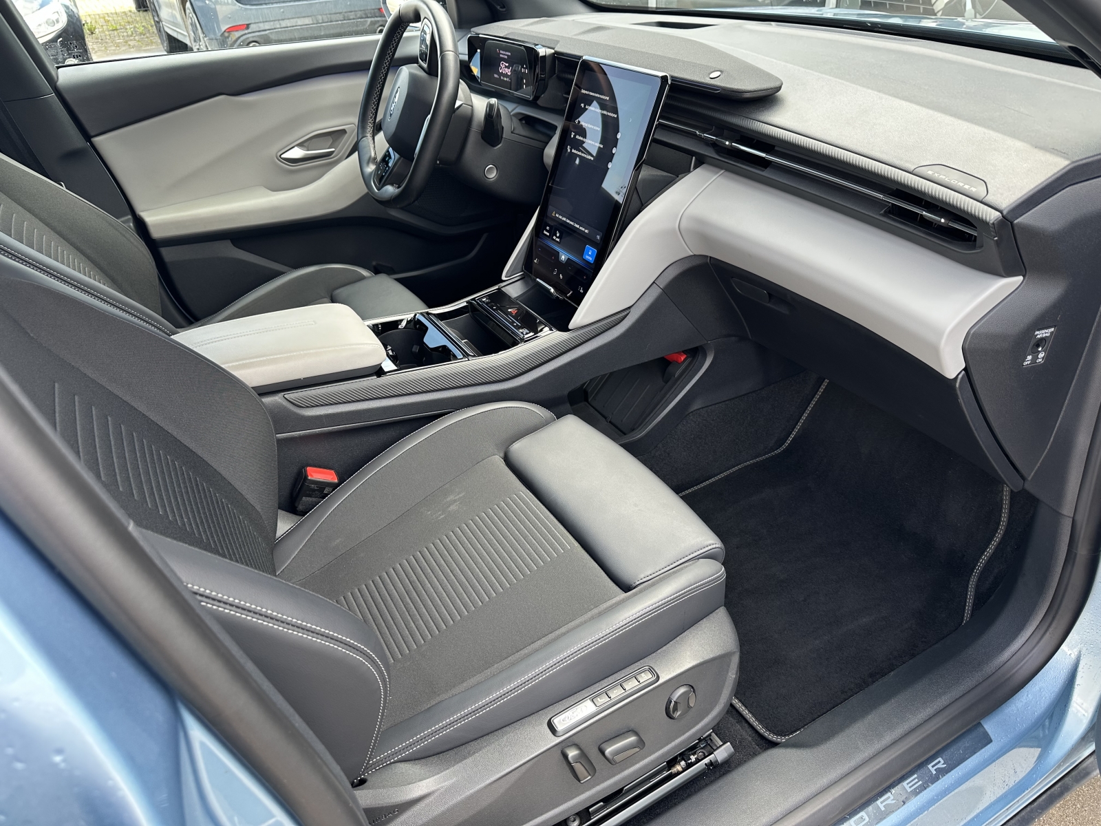 Ford Explorer Premium Extended Range AWD 250Kw