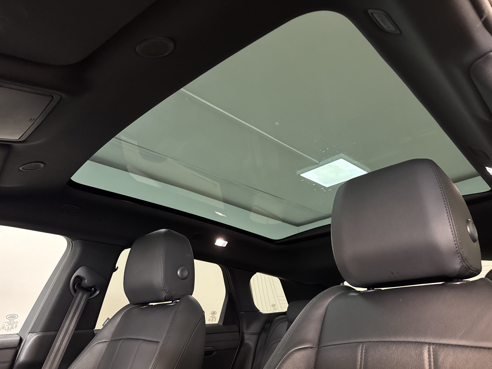 Land Rover Range Rover Evoque P300E Plug-In Hybrid AWD R-Dynamic SE
