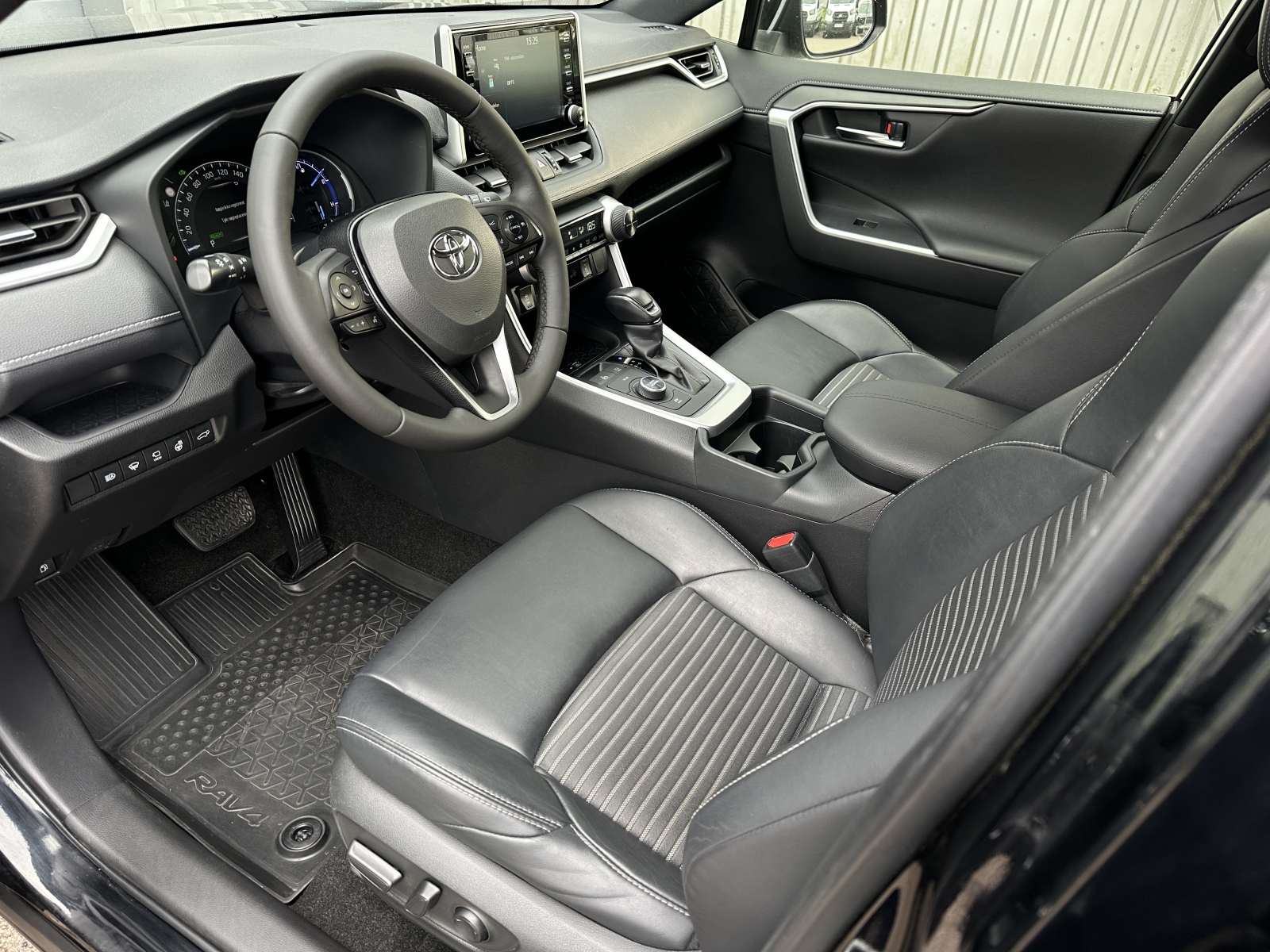Toyota RAV4 Black Edition Hybrid AWD